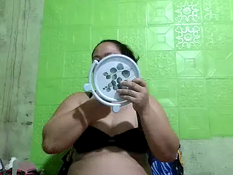 Snapshot of prettywetmom88 chatting on September 2025 10:41:01 AM prettywetmom88 online show from September 2025 10:41:01 AM