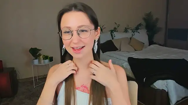 YourLovellyStory online show from January 2026 11:26:02 AM