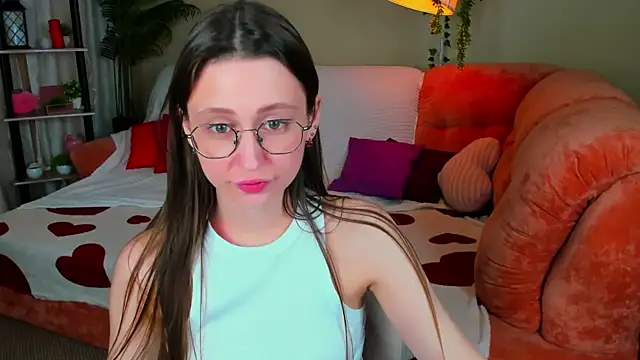 YourLovellyStory online show from May 2026 01:07:02 PM