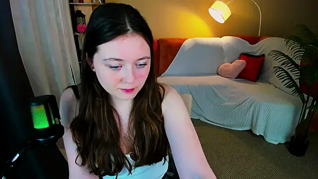 AlluringLookk online show from February 2026 04:28:02 PM