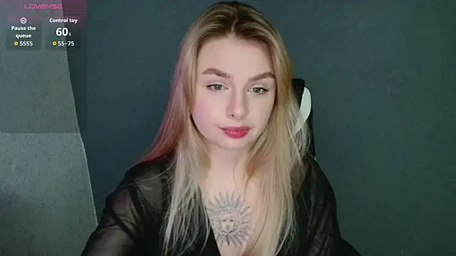 Snapshot of AngelicaHollywood chatting on October 2025 07:36:02 PM AngelicaHollywood online show from October 2025 07:36:02 PM