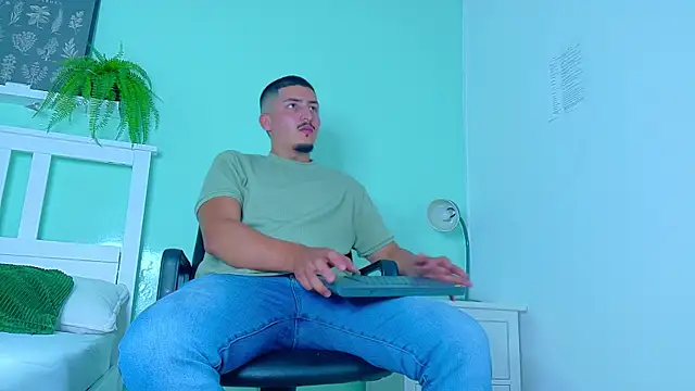 MrFox   online show from September 2025 07:26:02 PM