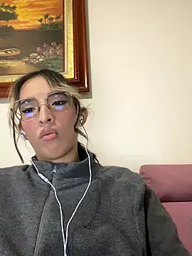 Emilia Bons online show from September 2025 02:02:02 AM