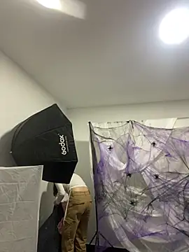 Emilia Bons online show from October 2025 01:47:01 AM