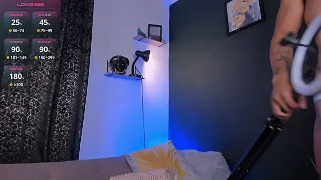 MarkSantozz online show from October 2025 07:05:02 PM