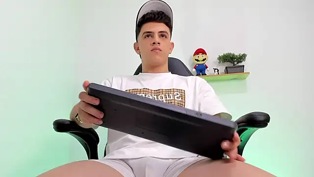 Mikecooper online show from January 2026 03:01:02 AM