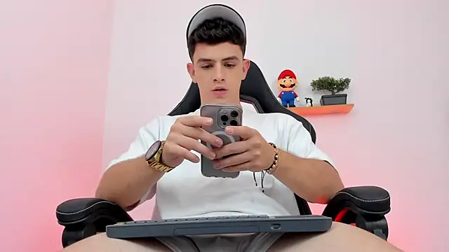 Mikecooper online show from February 2026 06:28:02 AM