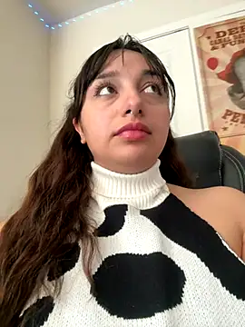 CharmingMaddie online show from November 2025 04:09:01 PM