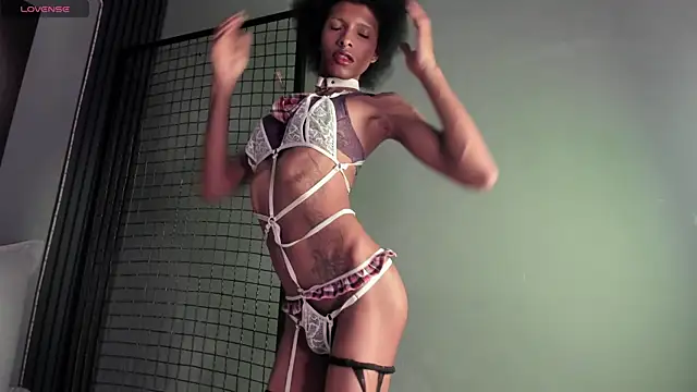 Violett Salvatore online show from April 2026 04:19:01 PM