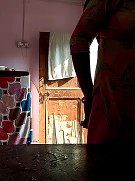 Love-pari077 online show from November 2025 04:32:02 AM