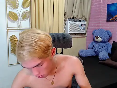 fuckerfriendsxx online show from April 2026 12:31:01 PM