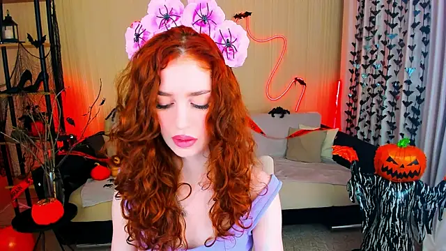 ChristinaConteeree online show from October 2025 07:18:01 PM