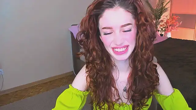 ChristinaConteeree online show from April 2026 07:07:02 PM