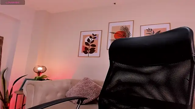 victoria giraldo online show from December 2025 05:34:02 AM