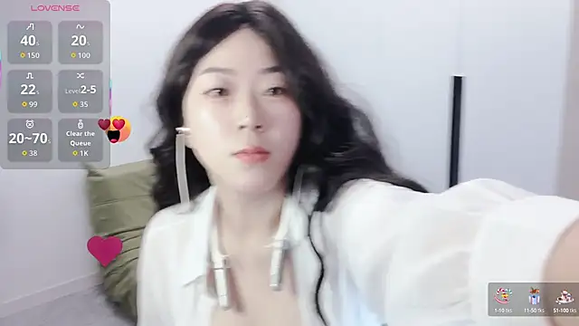 Emmaq996 online show from October 2025 07:41:01 AM