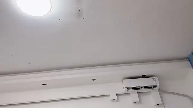 xiaojie2563 online show from October 2025 12:02:02 PM