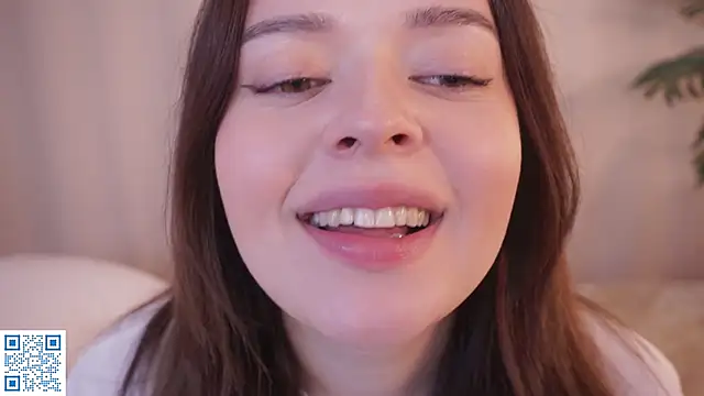 Snapshot of BlissHey chatting on October 2025 03:10:02 PM BlissHey online show from October 2025 03:10:02 PM