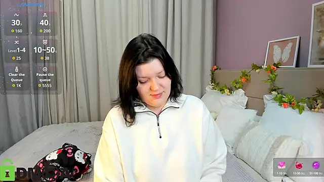 Snapshot of Michele_Greenn chatting on September 2025 12:04:01 AM Michele Greenn online show from September 2025 12:04:01 AM