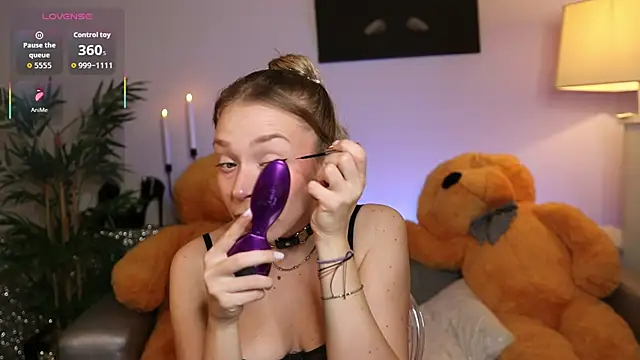 NovaHollisx online show from November 2025 03:21:02 AM