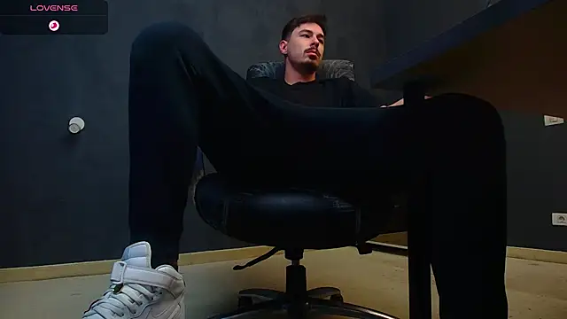 EnzoRace online show from October 2025 06:21:01 AM