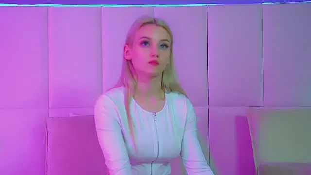 StacyEvances online show from September 2025 07:00:01 AM