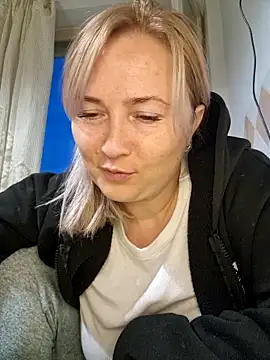 Xseniy online show from October 2025 04:04:01 PM