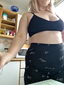 Xseniy online show from November 2025 06:25:01 AM