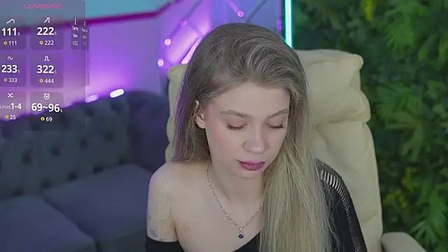 SandyLayy online show from May 2026 07:19:02 PM