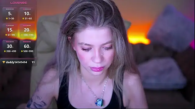 SandyLayy online show from June 2026 10:41:02 PM
