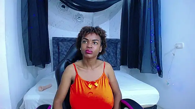 mia  thomson  online show from October 2025 12:38:02 PM