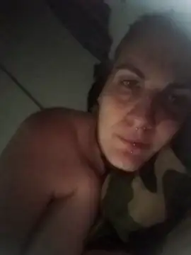 Snapshot of est_82 chatting on September 2025 09:42:01 PM est 82 online show from September 2025 09:42:01 PM