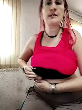 Snapshot of est_82 chatting on October 2025 07:38:02 AM est 82 online show from October 2025 07:38:02 AM