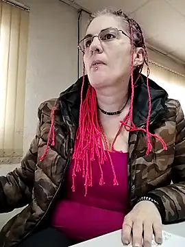 Snapshot of est_82 chatting on October 2025 08:01:01 AM est 82 online show from October 2025 08:01:01 AM