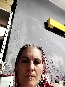 Snapshot of est_82 chatting on October 2025 11:18:02 AM est 82 online show from October 2025 11:18:02 AM