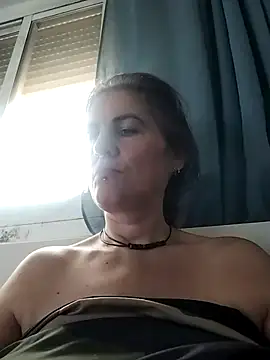 Snapshot of est_82 chatting on October 2025 08:11:02 AM est 82 online show from October 2025 08:11:02 AM