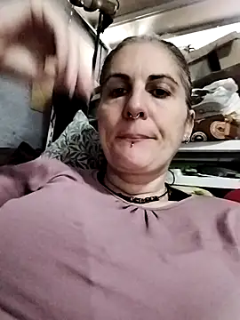 Snapshot of est_82 chatting on October 2025 11:14:02 AM est 82 online show from October 2025 11:14:02 AM