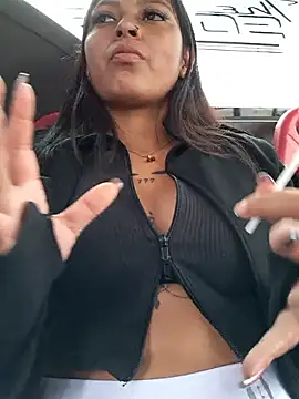 Snapshot of LunaHot_777 chatting on October 2025 07:34:02 PM LunaHot 777 online show from October 2025 07:34:02 PM