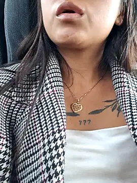 Snapshot of LunaHot_777 chatting on October 2025 08:35:01 PM LunaHot 777 online show from October 2025 08:35:01 PM