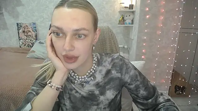 NickyAdamidi online show from October 2025 04:30:01 PM