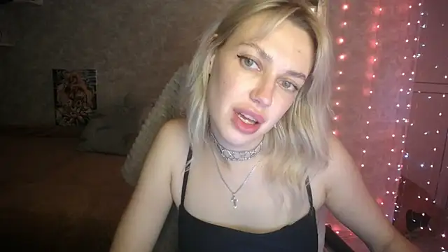 NickyAdamidi online show from October 2025 04:47:01 PM