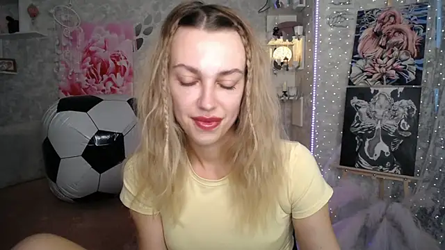 Snapshot of NickyAdamidi chatting on July 2026 04:33:01 PM NickyAdamidi online show from July 2026 04:33:01 PM