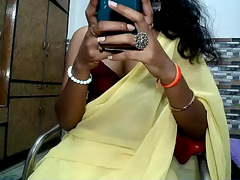 Snapshot of HOT_AARVI11 chatting on September 2025 04:07:01 PM HOT AARVI11 online show from September 2025 04:07:01 PM
