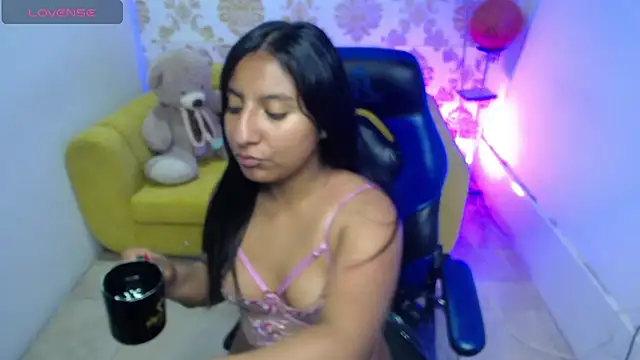 Snapshot of maddisson_m chatting on September 2025 01:28:01 AM maddisson m online show from September 2025 01:28:01 AM
