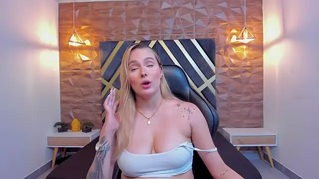 Emmaa white  online show from January 2026 05:17:01 PM