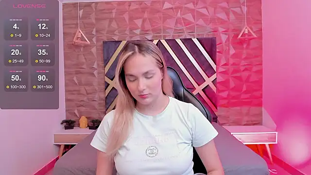 Emmaa white  online show from February 2026 05:17:02 PM