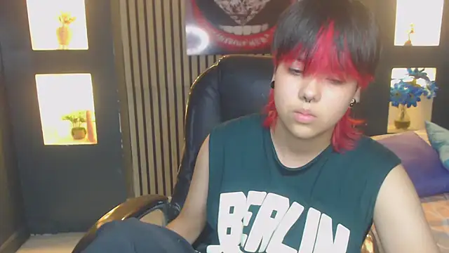 Snapshot of BJkoreanboy chatting on October 2025 08:17:01 PM BJkoreanboy online show from October 2025 08:17:01 PM
