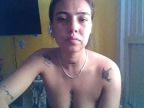 EmmaSplycer02 online show from April 2026 06:14:02 PM