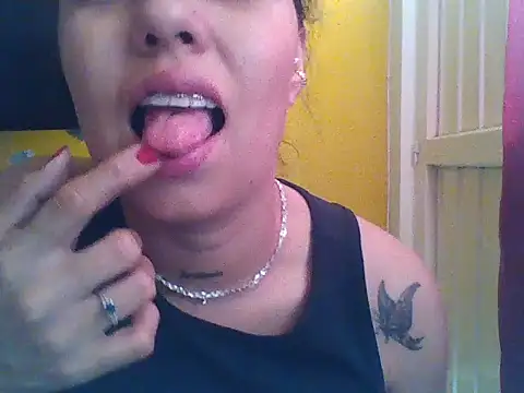 EmmaSplycer02 online show from April 2026 06:12:01 PM