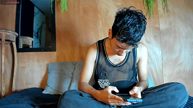 spicy adonhis online show from April 2026 01:34:01 PM