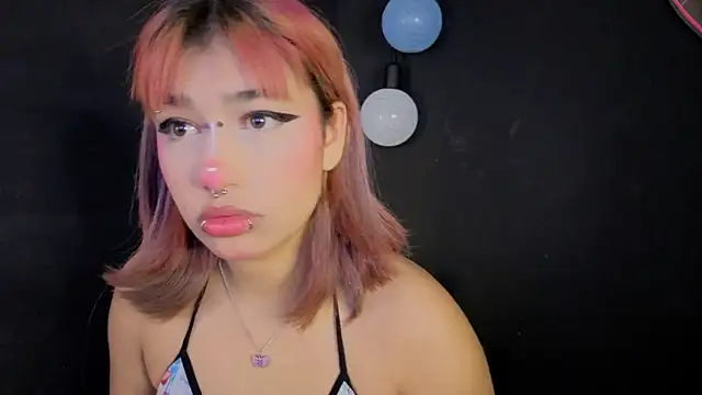 zoelight18 online show from October 2025 09:38:02 AM